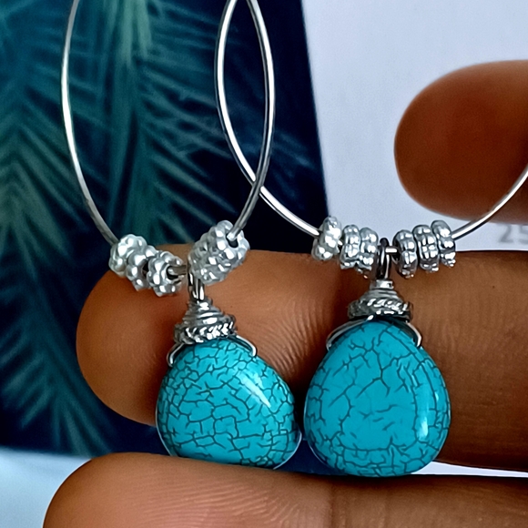 Vintage Silver Hoops w/ Turquoise Howlite - Picture 6 of 8
